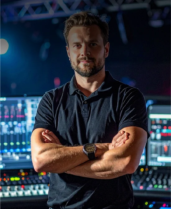 TECNOLOGÍA Y EQUIPOS